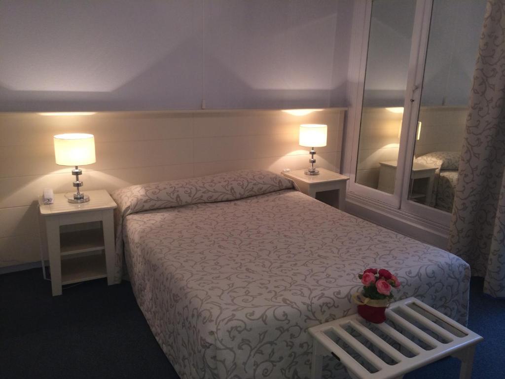 Hotel Castel Louis Vichy Oda fotoğraf